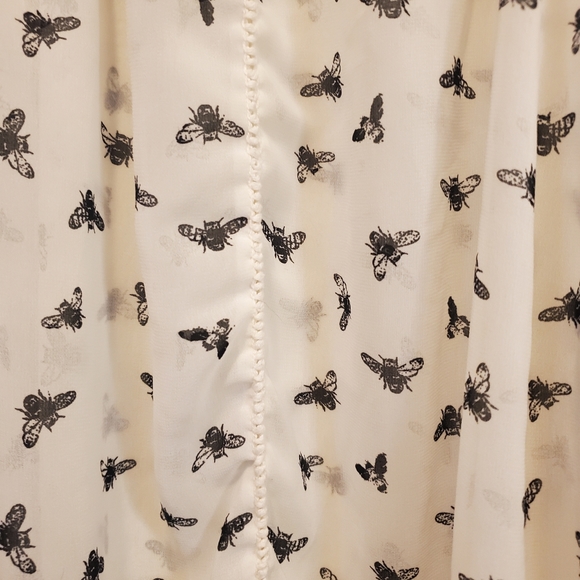 Tera by Vince Camuto Black and Cream Bee Blouse Size Small - Picture 5 of 11
